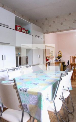 Casa à venda com 156m², 3 quartos e 2 vagas