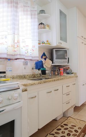 Apartamento à venda com 84m², 3 quartos e 2 vagasCozinha
