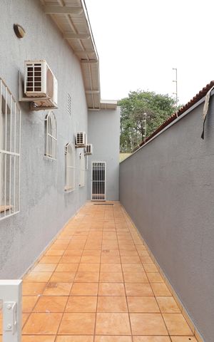 Casa para alugar com 200m², 4 quartos e 6 vagasCorredor