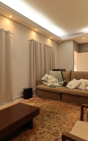 Casa para alugar com 200m², 4 quartos e 6 vagasSala