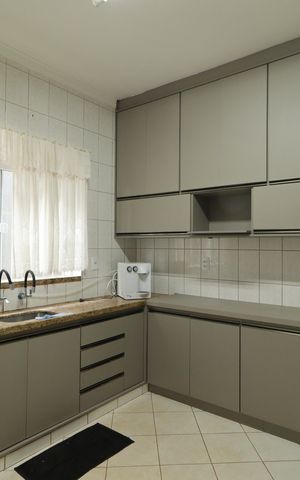 Casa para alugar com 200m², 4 quartos e 6 vagasCozinha