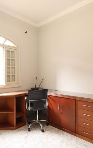 Casa para alugar com 200m², 4 quartos e 6 vagasEscritório
