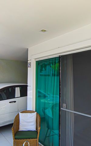Casa de condomínio à venda com 177m², 4 quartos e 3 vagas Casa de condomínio à venda com 177m², 4 quartos e 3 vagasÁrea Externa