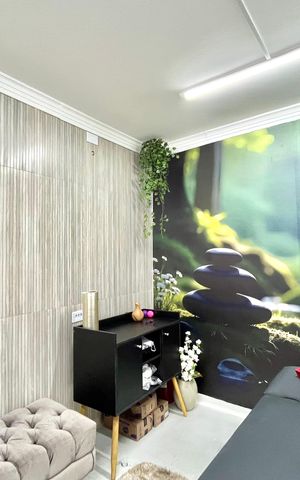 Casa à venda com 340m², 4 quartos e 2 vagas Casa à venda com 340m², 4 quartos e 2 vagasQuarto 4