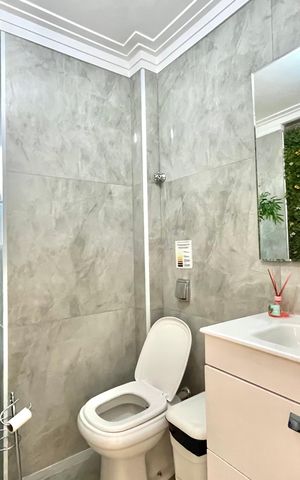 Casa à venda com 340m², 4 quartos e 2 vagas Casa à venda com 340m², 4 quartos e 2 vagasBanheiro