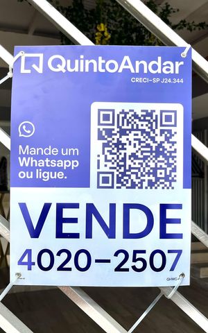 Casa à venda com 340m², 4 quartos e 2 vagas Casa à venda com 340m², 4 quartos e 2 vagasPlaquinha
