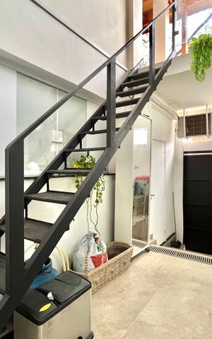 Casa à venda com 340m², 4 quartos e 2 vagas Casa à venda com 340m², 4 quartos e 2 vagasÁrea externa