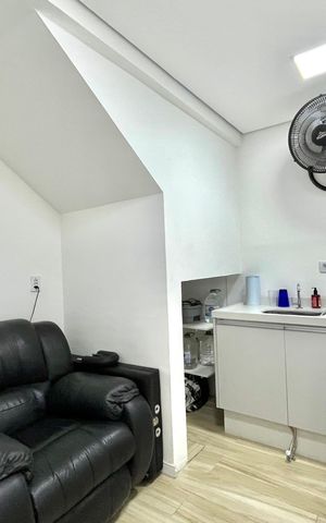 Casa à venda com 340m², 4 quartos e 2 vagas Casa à venda com 340m², 4 quartos e 2 vagasQuarto 3