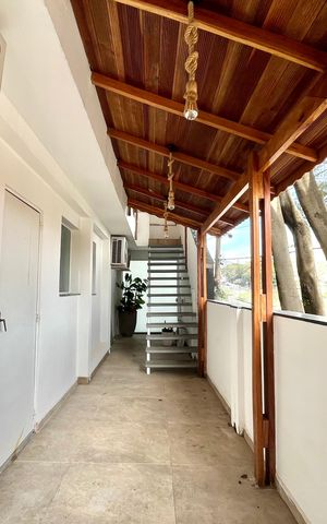 Casa à venda com 340m², 4 quartos e 2 vagas Casa à venda com 340m², 4 quartos e 2 vagasÁrea externa