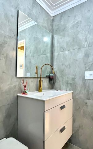Casa à venda com 340m², 4 quartos e 2 vagas Casa à venda com 340m², 4 quartos e 2 vagasBanheiro