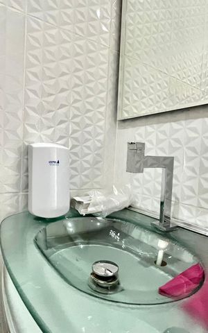 Casa à venda com 340m², 4 quartos e 2 vagas Casa à venda com 340m², 4 quartos e 2 vagasEdícula