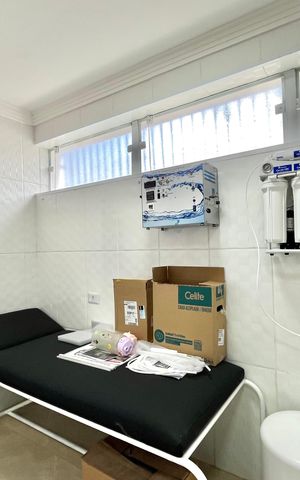 Casa à venda com 340m², 4 quartos e 2 vagas Casa à venda com 340m², 4 quartos e 2 vagasBanheiro 2