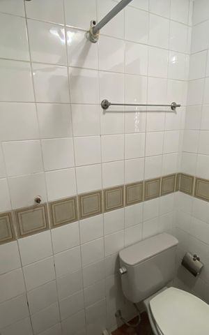 Casa de condomínio para alugar com 704m², 6 quartos e 2 vagas Casa de condomínio para alugar com 704m², 6 quartos e 2 vagasBanheiro 4