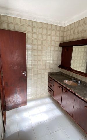Casa de condomínio para alugar com 704m², 6 quartos e 2 vagas Casa de condomínio para alugar com 704m², 6 quartos e 2 vagasBanheiro 1