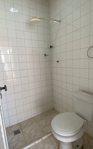 Casa de condomínio para alugar com 704m², 6 quartos e 2 vagas Casa de condomínio para alugar com 704m², 6 quartos e 2 vagasBanheiro 3
