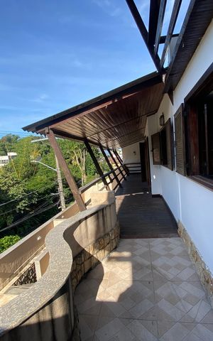 Casa de condomínio para alugar com 704m², 6 quartos e 2 vagas Casa de condomínio para alugar com 704m², 6 quartos e 2 vagasVaranda