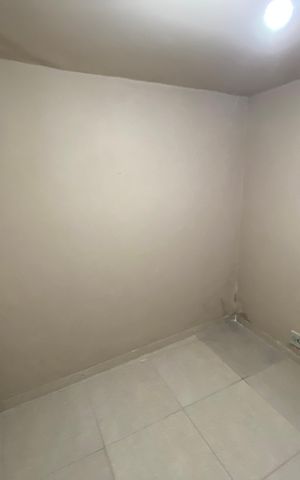 Casa de condomínio para alugar com 704m², 6 quartos e 2 vagas Casa de condomínio para alugar com 704m², 6 quartos e 2 vagasQuarto de Serviço