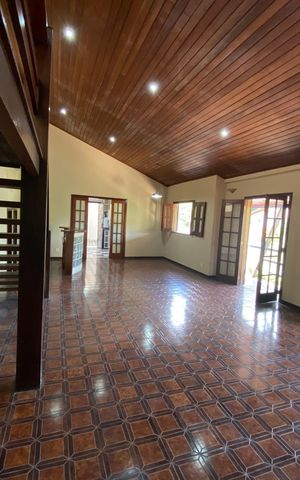 Casa de condomínio para alugar com 704m², 6 quartos e 2 vagas Casa de condomínio para alugar com 704m², 6 quartos e 2 vagasSala