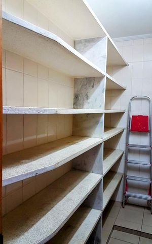 Casa à venda com 262m², 3 quartos e 6 vagas