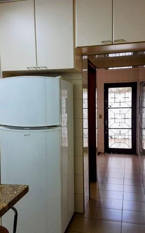 Casa à venda com 262m², 3 quartos e 6 vagas