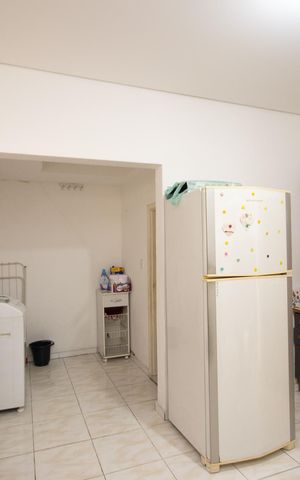Casa à venda com 200m², 6 quartos e 1 vaga Casa à venda com 200m², 6 quartos e 1 vagaCozinha casa 1