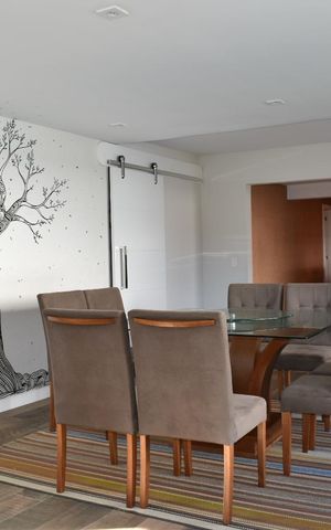 Casa para alugar com 540m², 4 quartos e 10 vagas Casa para alugar com 540m², 4 quartos e 10 vagasSala