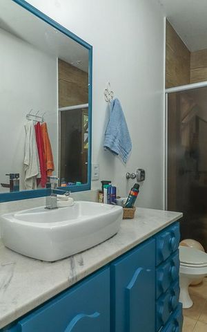 Casa à venda com 278m², 4 quartos e 4 vagasBanheiro Social