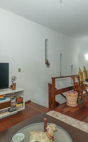 Casa à venda com 278m², 4 quartos e 4 vagasSala de TV