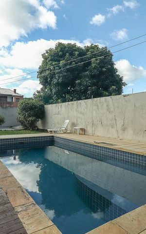 Casa à venda com 278m², 4 quartos e 4 vagasPiscina