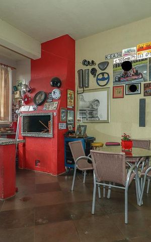 Casa à venda com 278m², 4 quartos e 4 vagasGaragem / Churrasqueira