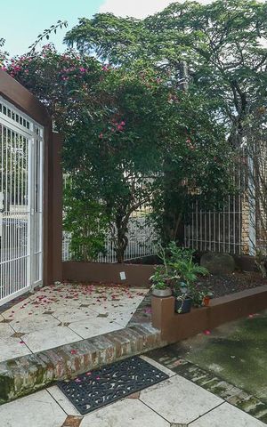 Casa à venda com 278m², 4 quartos e 4 vagasQuintal