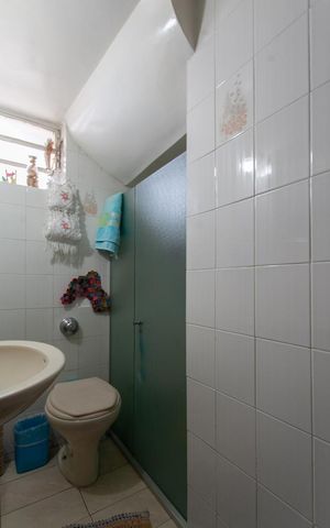 Casa à venda com 360m², 4 quartos e 4 vagas Casa à venda com 360m², 4 quartos e 4 vagasBanheiro Social 2