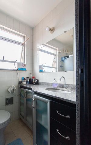 Casa à venda com 360m², 4 quartos e 4 vagas Casa à venda com 360m², 4 quartos e 4 vagasBanheiro Social 1