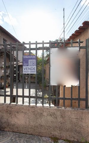 Casa à venda com 360m², 4 quartos e 4 vagas Casa à venda com 360m², 4 quartos e 4 vagasFachada - Placa
