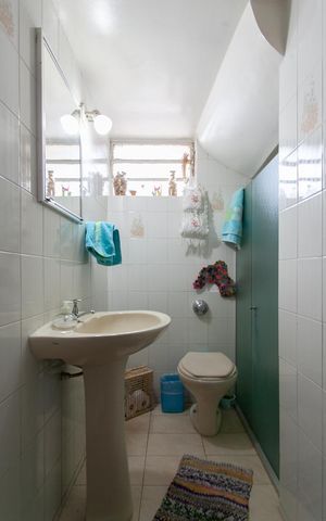 Casa à venda com 360m², 4 quartos e 4 vagas Casa à venda com 360m², 4 quartos e 4 vagasBanheiro Social 2