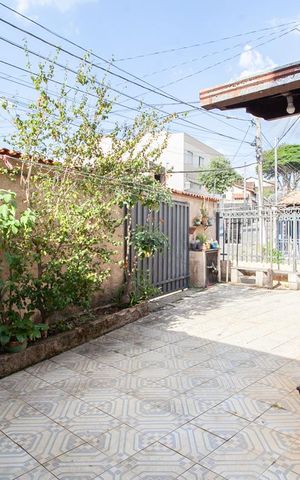 Casa à venda com 360m², 4 quartos e 4 vagas Casa à venda com 360m², 4 quartos e 4 vagasGaragem e Quintal