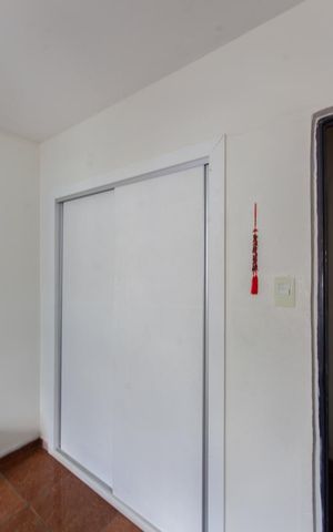 Casa à venda com 360m², 4 quartos e 4 vagas Casa à venda com 360m², 4 quartos e 4 vagasQuarto 4