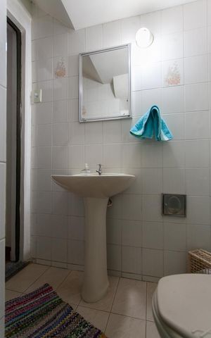 Casa à venda com 360m², 4 quartos e 4 vagas Casa à venda com 360m², 4 quartos e 4 vagasBanheiro Social 2