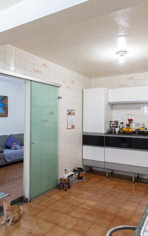 Casa à venda com 360m², 4 quartos e 4 vagas Casa à venda com 360m², 4 quartos e 4 vagasCozinha