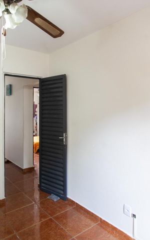 Casa à venda com 360m², 4 quartos e 4 vagas Casa à venda com 360m², 4 quartos e 4 vagasQuarto 1