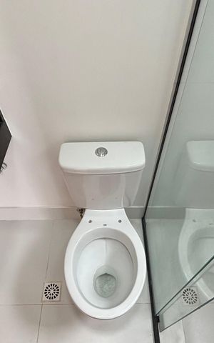 Apartamento à venda com 59m², 2 quartos e 2 vagas Apartamento à venda com 59m², 2 quartos e 2 vagasBanheiro da Suíte
