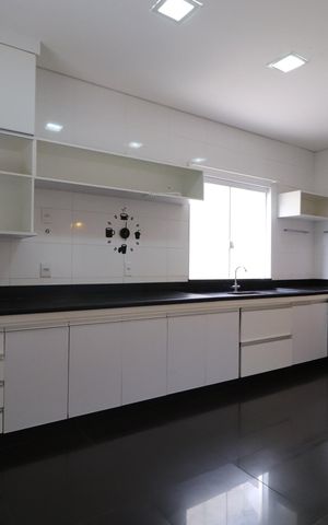Casa para alugar com 420m², 4 quartos e 4 vagasCozinha