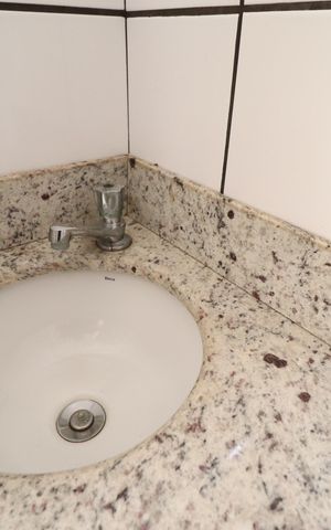 Casa para alugar com 420m², 4 quartos e 4 vagasBanheiro de serviço
