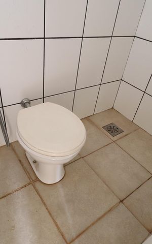 Casa para alugar com 420m², 4 quartos e 4 vagasBanheiro de serviço
