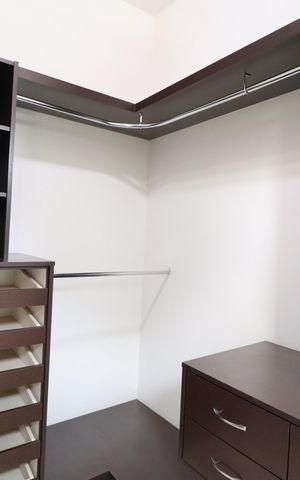 Casa para alugar com 420m², 4 quartos e 4 vagas Closet Suíte 1