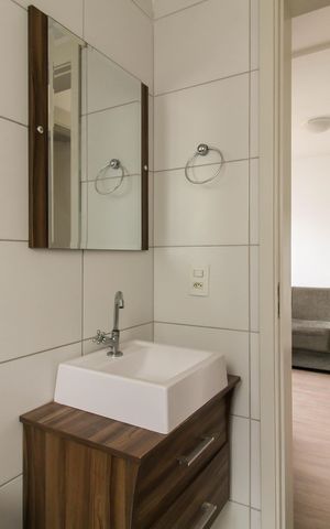Apartamento à venda com 43m², 2 quartos e 1 vaga Apartamento à venda com 43m², 2 quartos e 1 vagaBanheiro