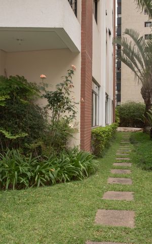 Apartamento à venda com 130m², 3 quartos e 3 vagas Apartamento à venda com 130m², 3 quartos e 3 vagasÁrea comum - Playground