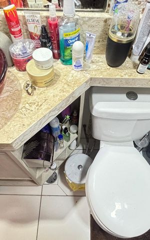 Apartamento à venda com 88m², 2 quartos e 1 vaga Apartamento à venda com 88m², 2 quartos e 1 vagaBanheiro