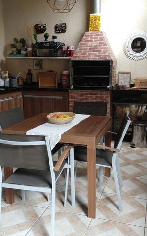 Casa à venda com 135m², 2 quartos e 2 vagas Casa à venda com 135m², 2 quartos e 2 vagasChurrasqueira