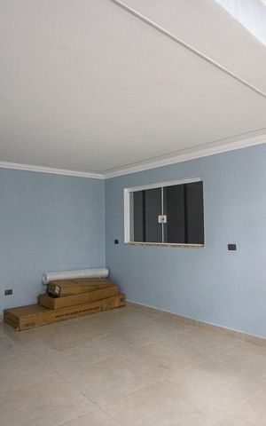 Casa para alugar com 450m², 4 quartos e 5 vagas Casa para alugar com 450m², 4 quartos e 5 vagasSala
